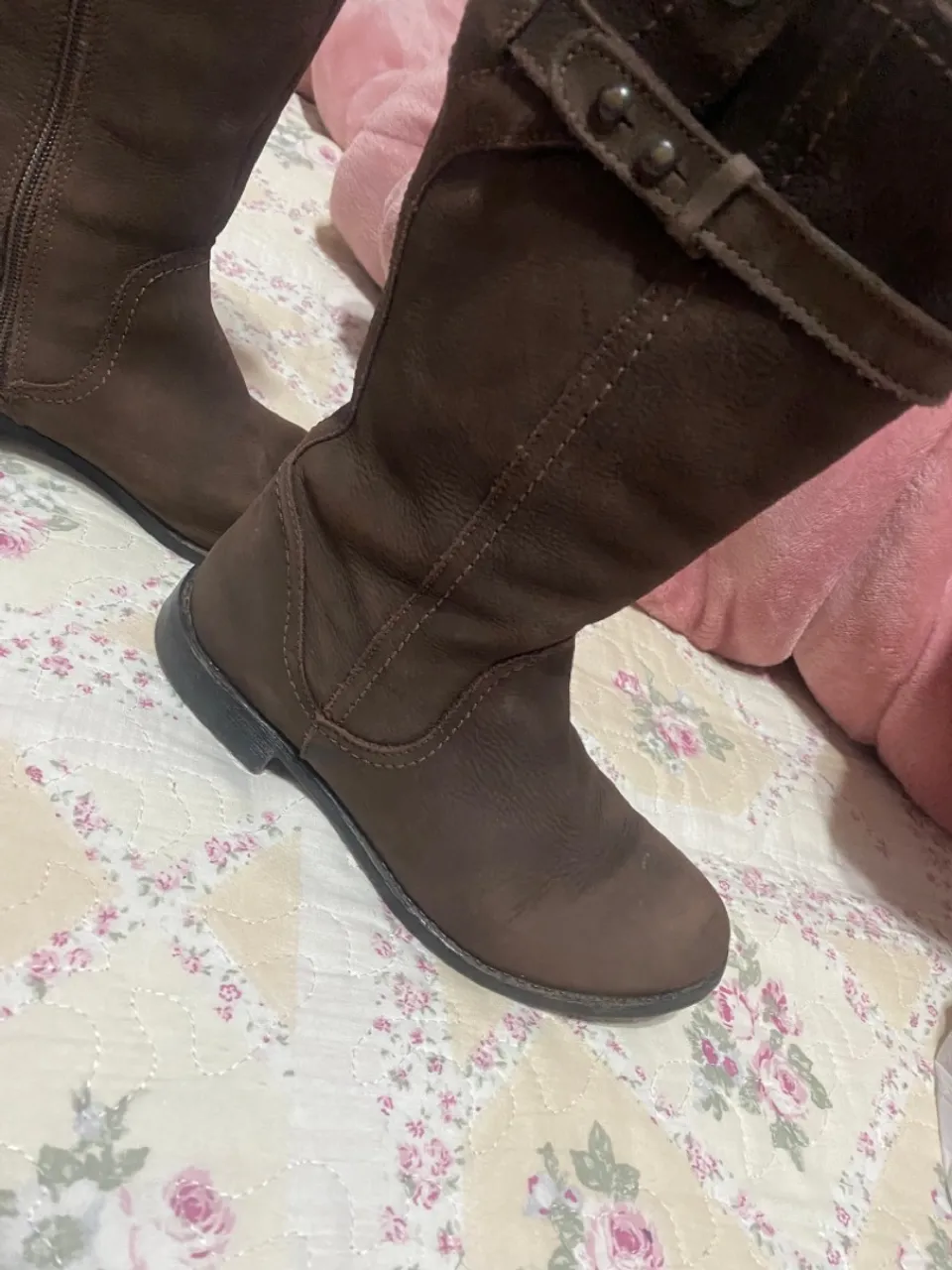 Bota de couro marrom