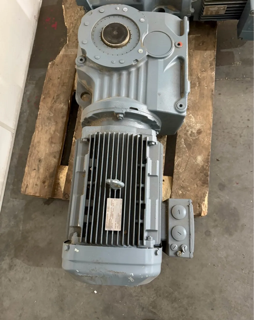 MOTOREDUTOR SEW 25 CV