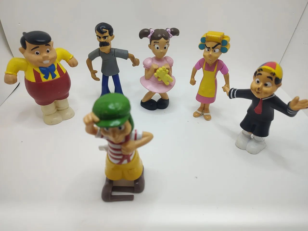 Bonecos miniaturas personagens (usado)Chaves 