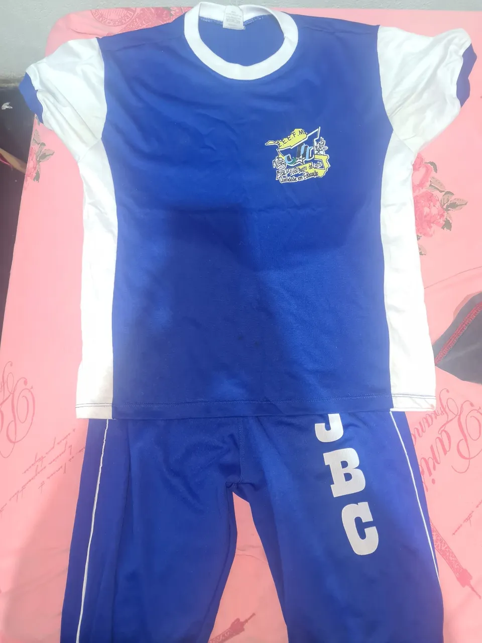 Uniforme escolar azul do João bento