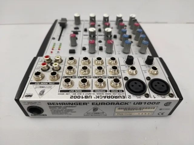 Mesa Behringer Ub1002 10 Canais Sem Efeito Ótima!! - Foto 2