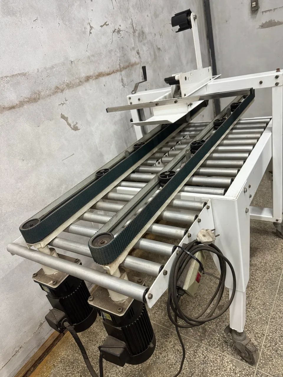 DUAS Máquina de fechamento de caixas com fita adesiva - Foto 6