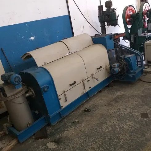 Prensa de Parafuso tipo C marca Netzsch Contipress