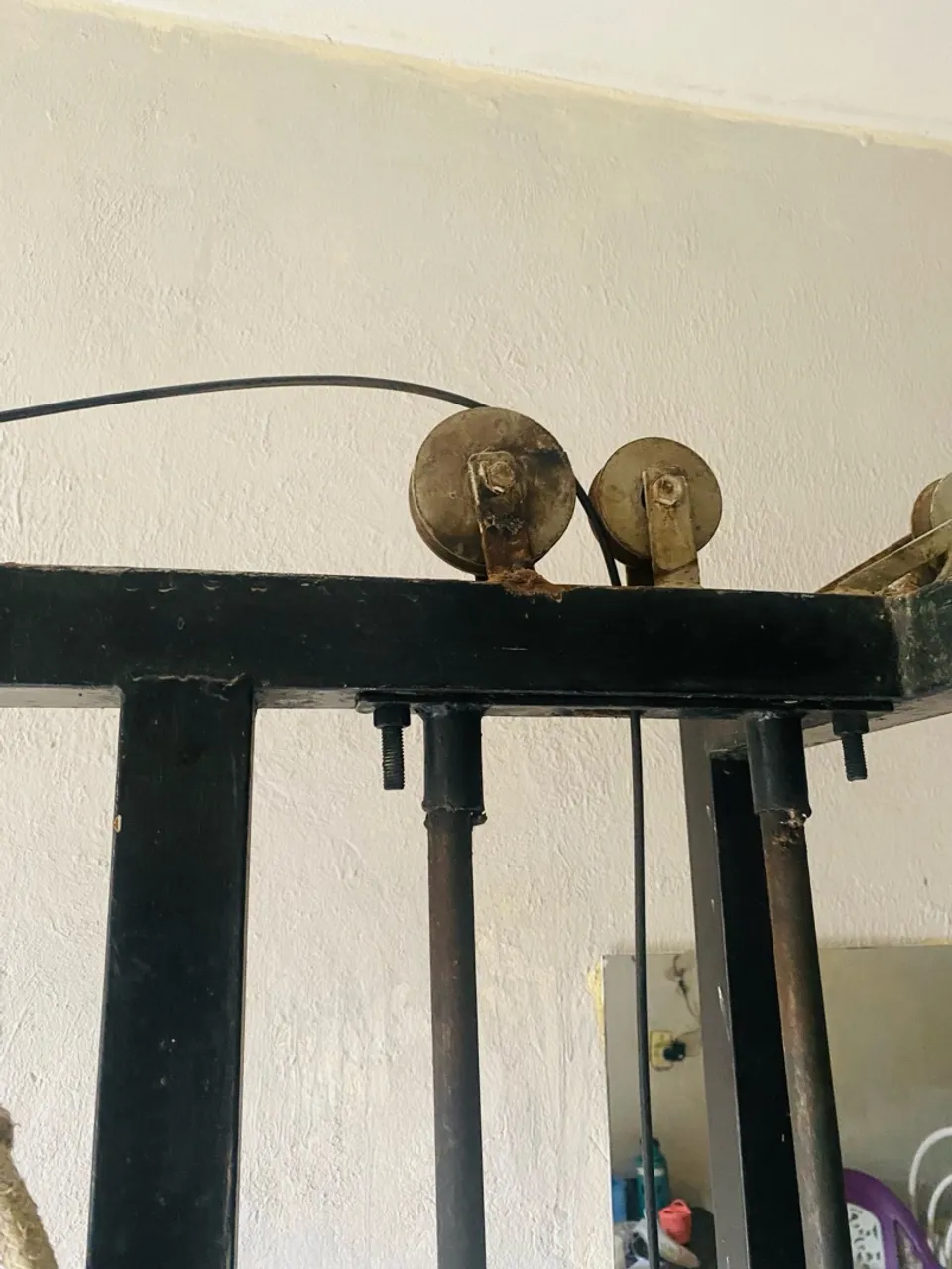 Aparelho de musculação puxador