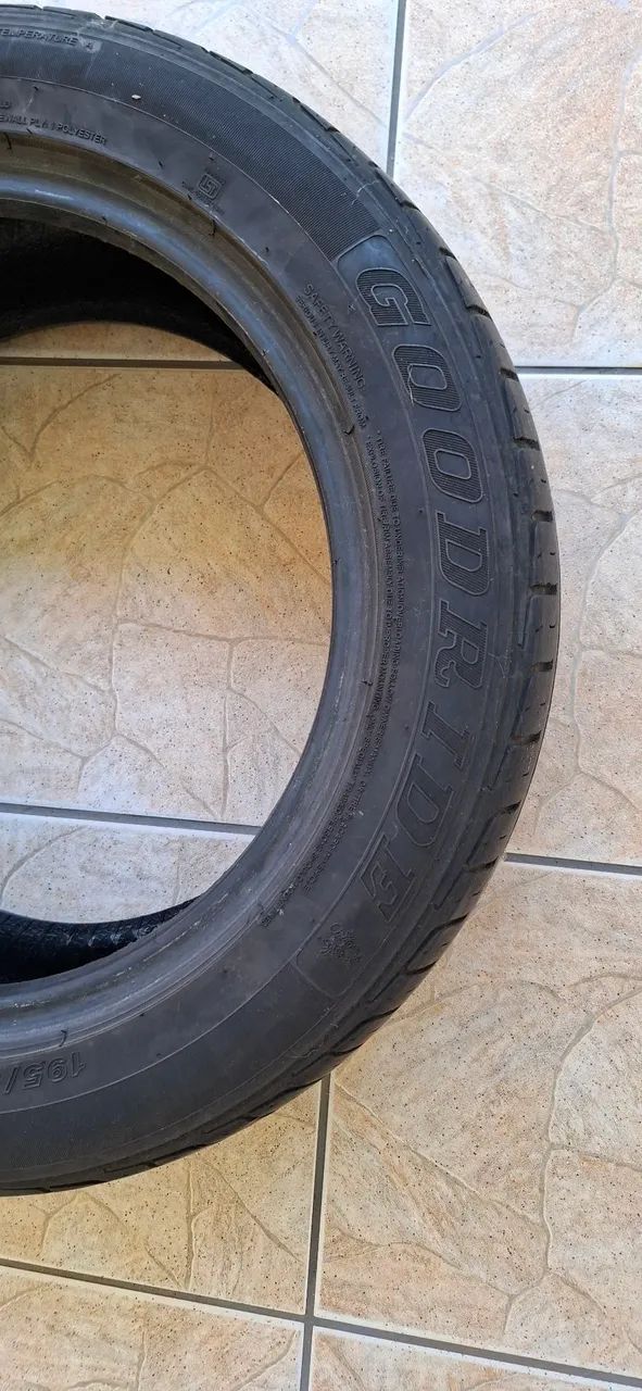 Pneu 195/55/15 Usado - Foto 4