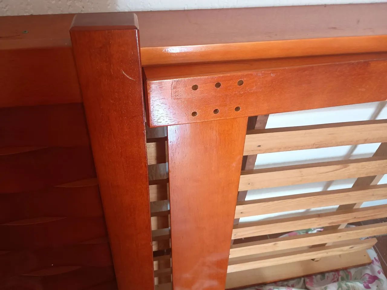 Cama de Madeira Maciça