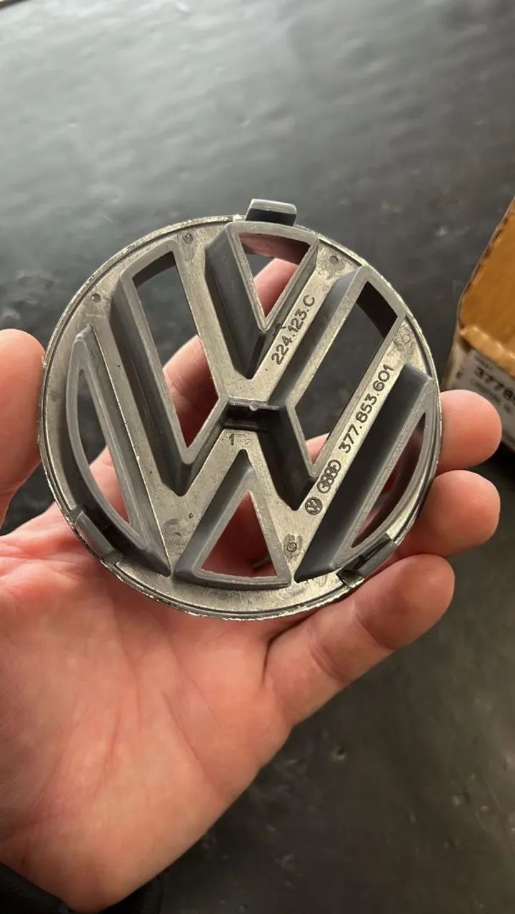 Emblema Vw Grade Dianteira - Gol Parati Saveiro G2 Bola  - Foto 2