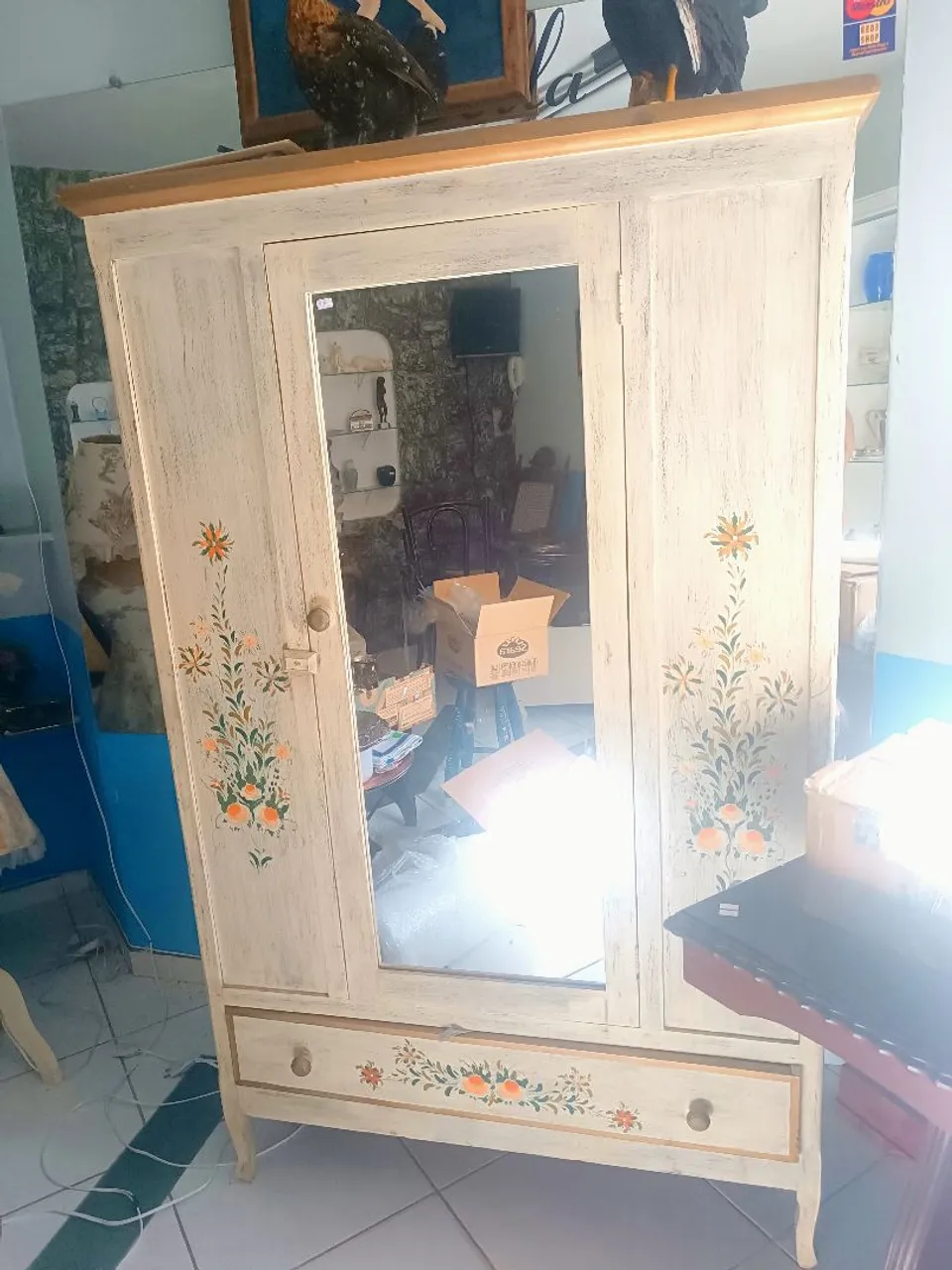 Guarda-Roupa com Decoração Floral