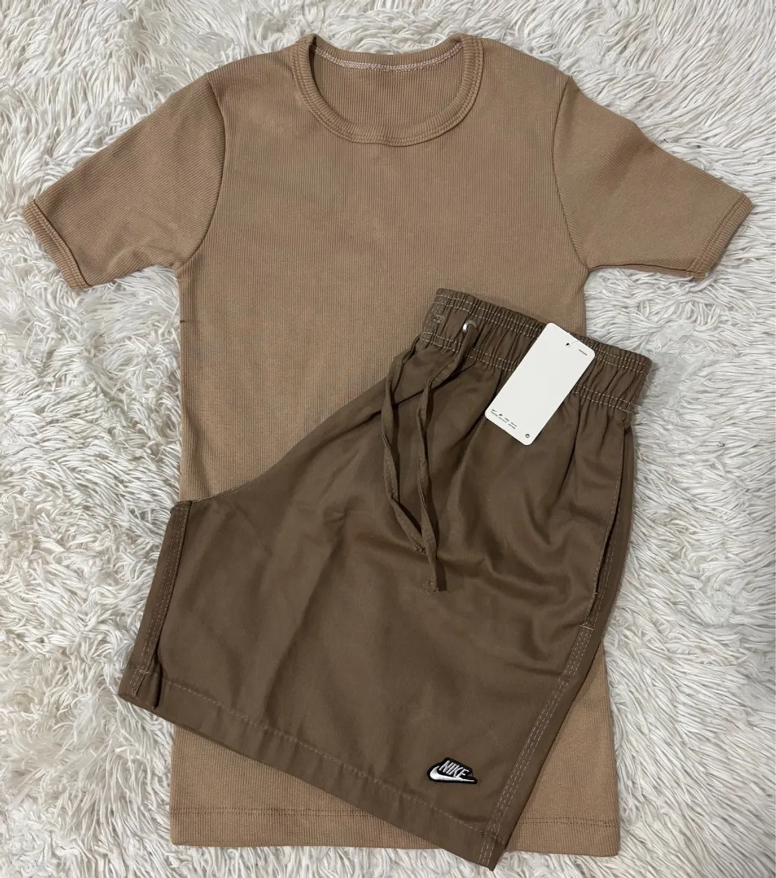 Conjunto Camisa Canelada e Short Bege