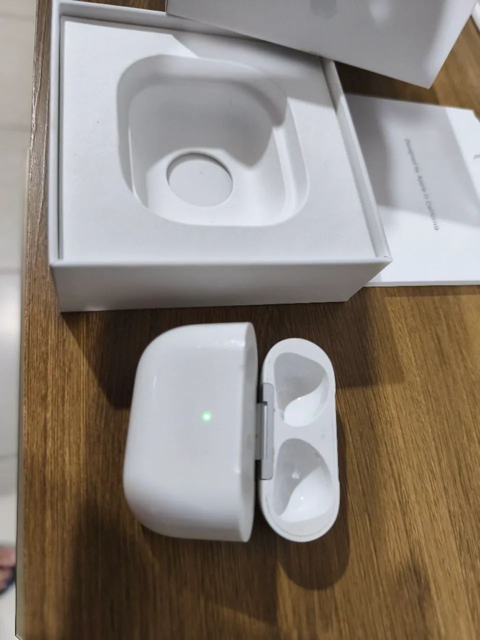 Case/estojo Airpods 3ª geração (sem fones) - Acomp. caixa e cabo usb