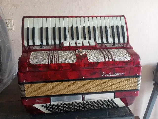Acordeon Italiana Paolo Soprani oitavada 3ª/5ª voz toda Original como Nova