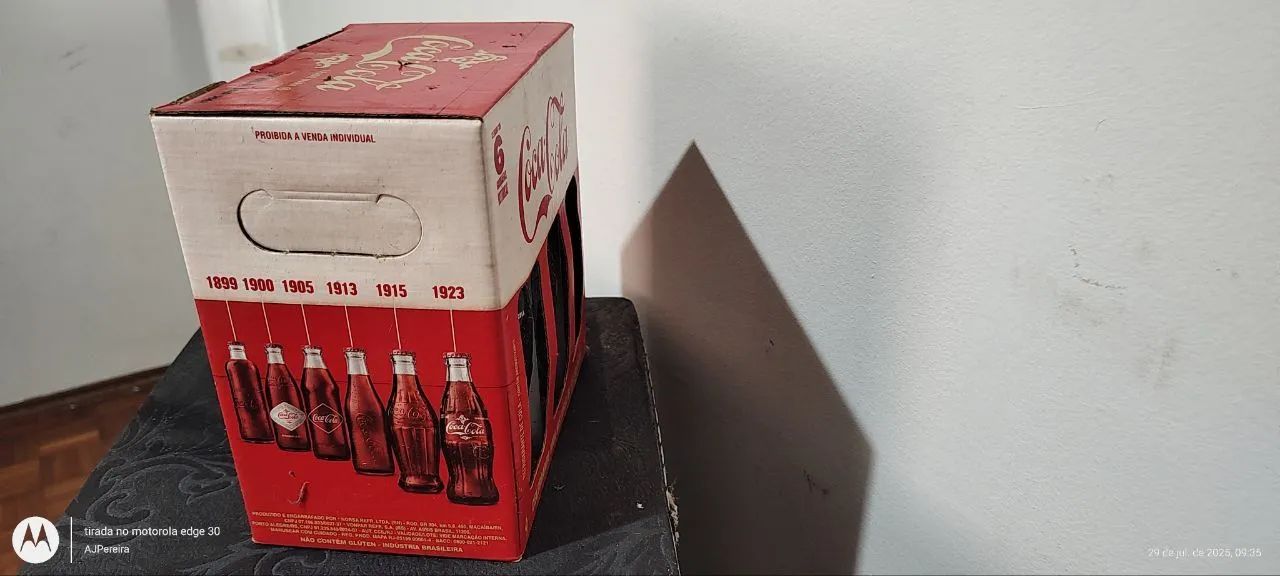 Caixa de Coca-Cola Retrô - Colecionador validade 2016 - Foto 4