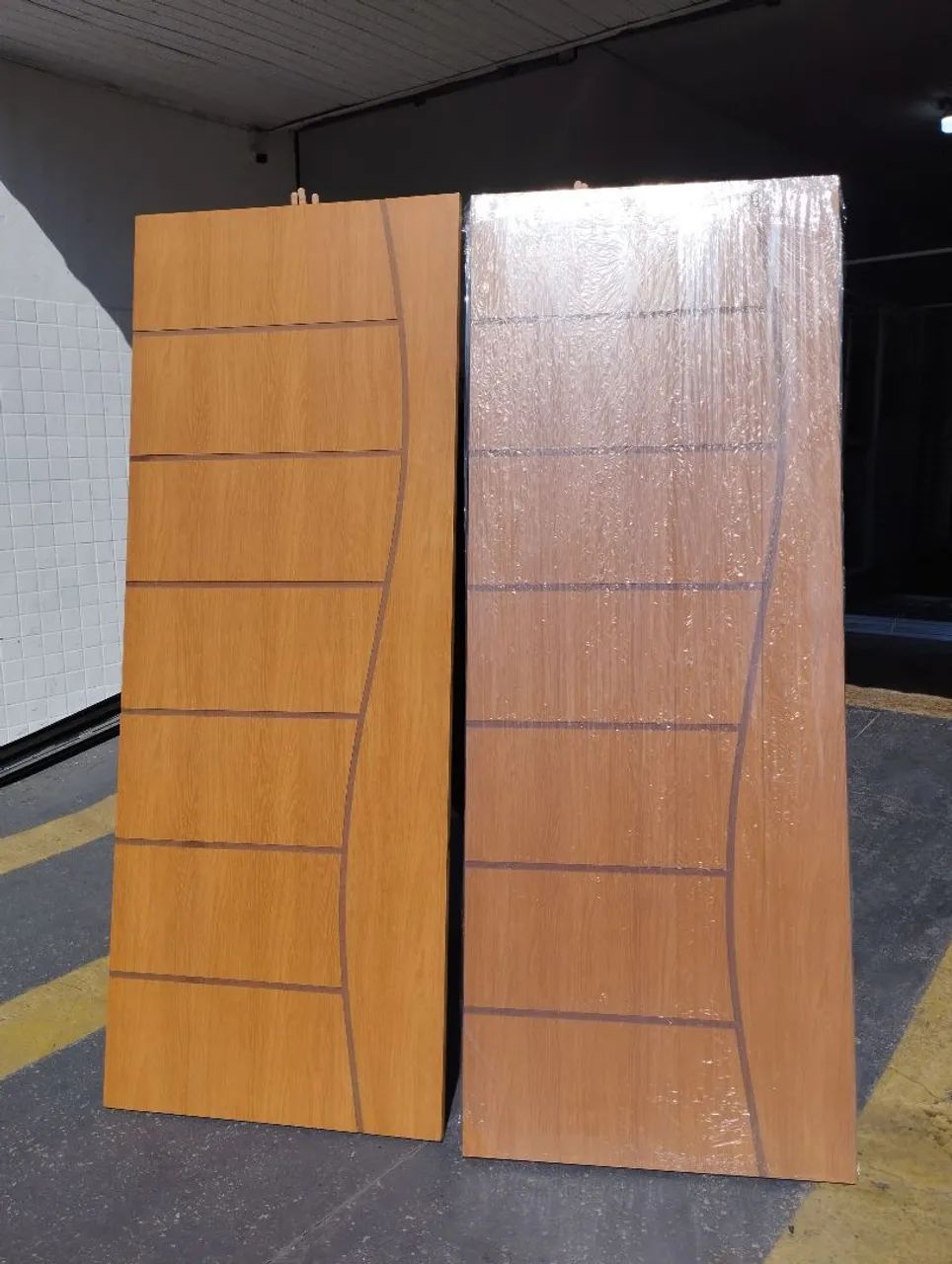 APROVEITE!! porta de madeira frisada's 60cm,70cm e 80cm - Foto 2