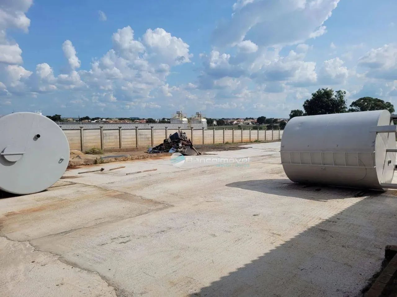 ÁREA PARA LOCAÇÃO