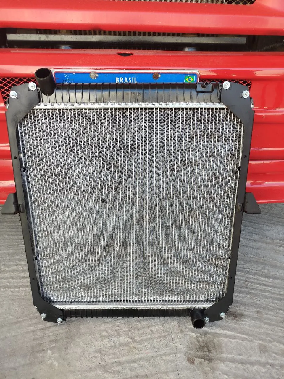 Vendo Radiador para MB 1620 eletrônico original