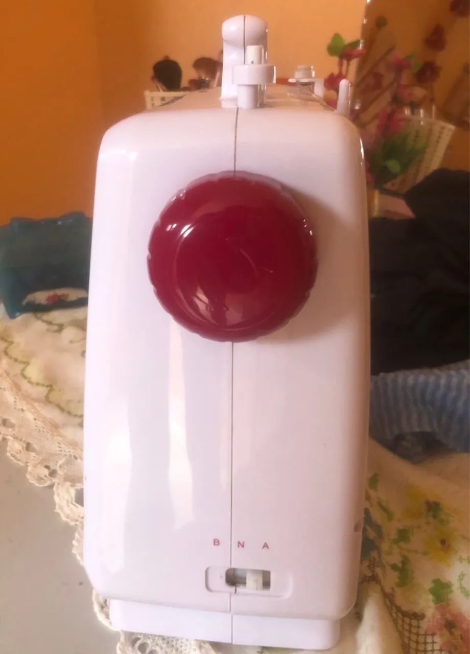 Máquina de costura  - Foto 2