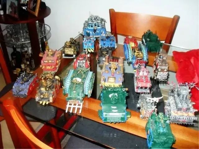 venda de varios tanks warhammer - Foto 2