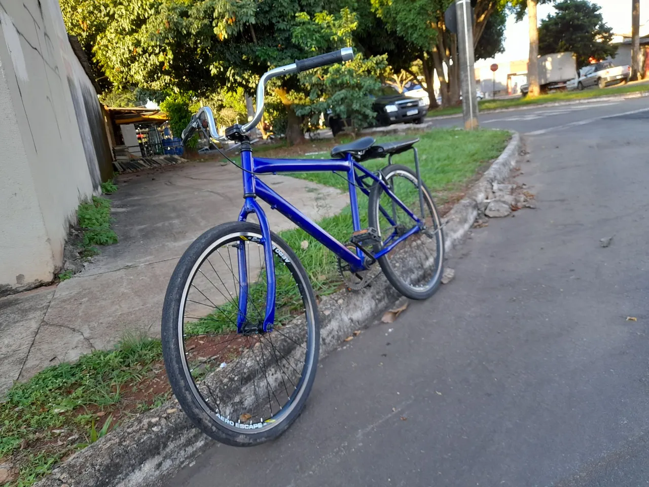 Montadinha azul escuro(vendo ou troco)