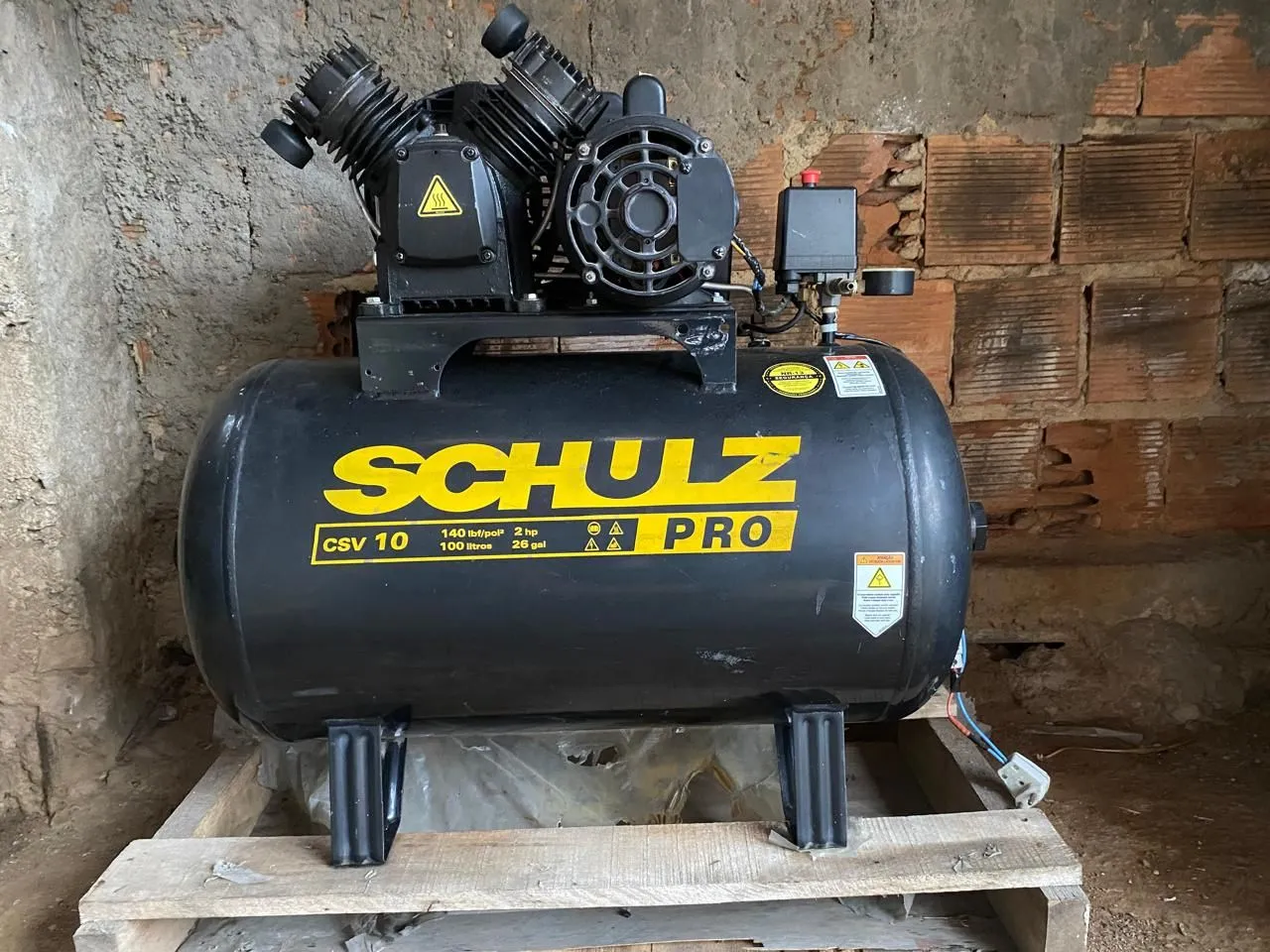 Compressor de ar Schulz CSV 10 PRO 100 Litros 2HP