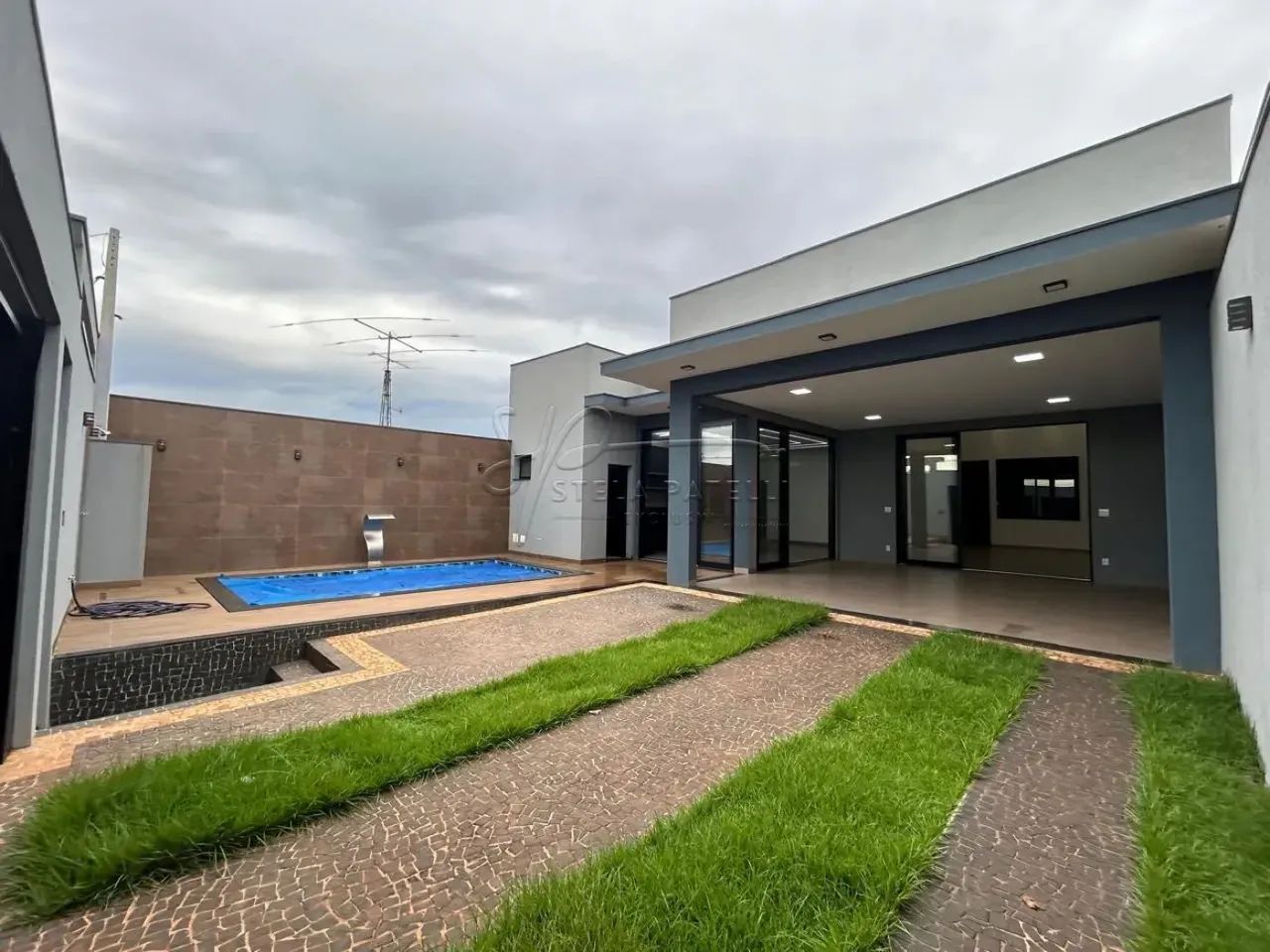 Casa nova de 225m² com 03 suítes à venda - Jardim Recreio dos Bandeirantes