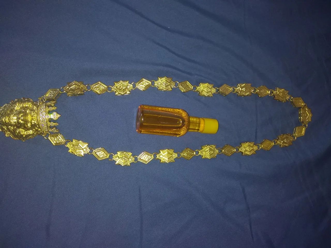 Corrente de moeda antiga banho de 18k com pingente deleão dourado - Foto 4