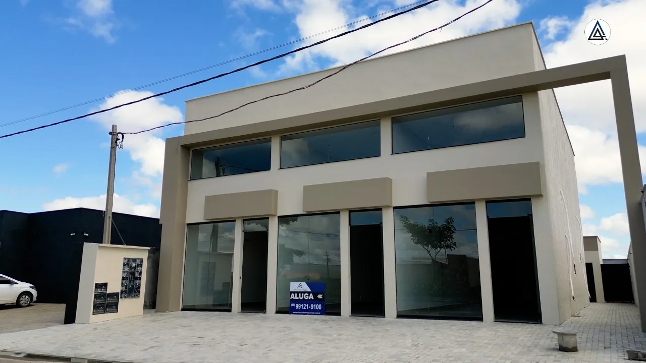 Imovel comercial novo. 120,00 m2 Caçari.