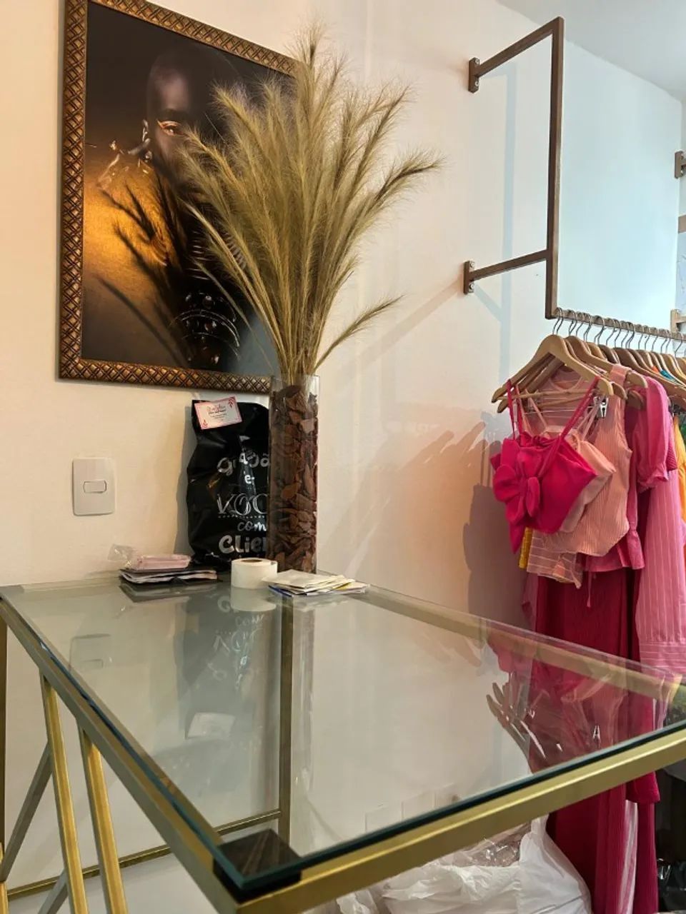 Vendo loja de roupas femininas - Apenas R$ 7.000 - Por motivo de mudança