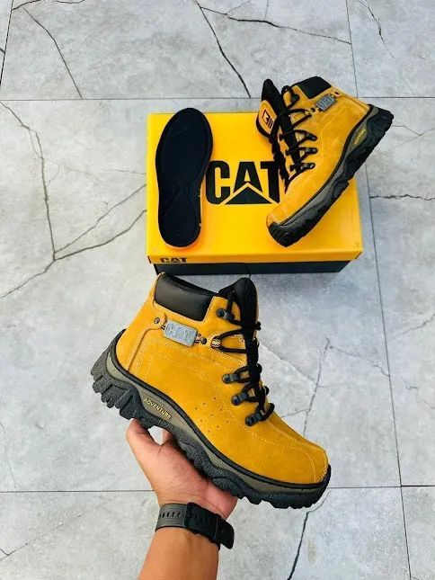 Bota Caterpillar Bege Moderna