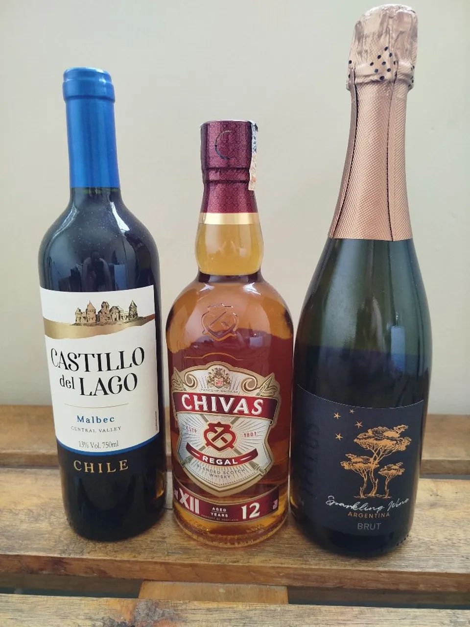 Três bebidas por R$ 100,00