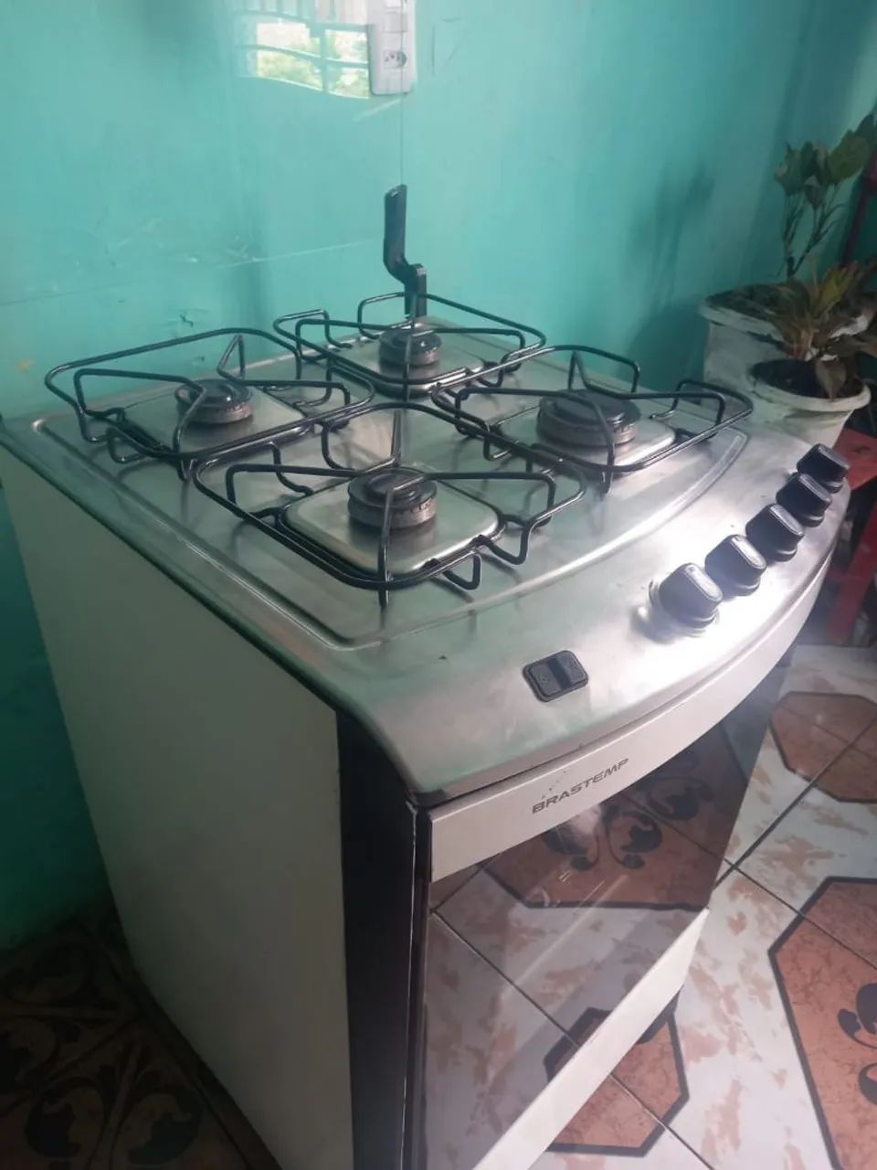 Vendo Fogão Brastemp 4 Bocas e Forno em perfeitas condições  - Foto 3