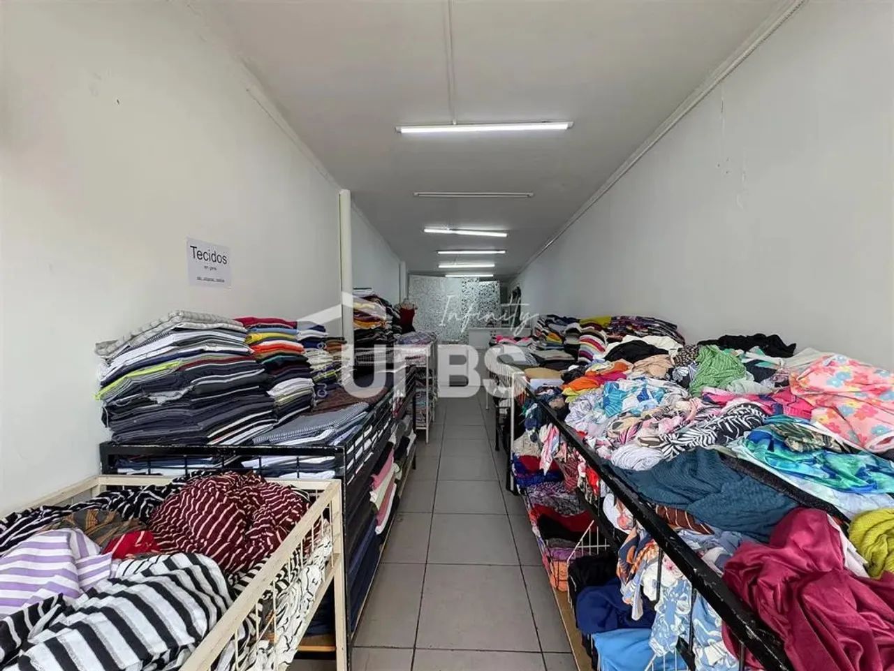 EXCELENTE OPORTUNIDADE, LOJA COMERCIAL MONTADA.