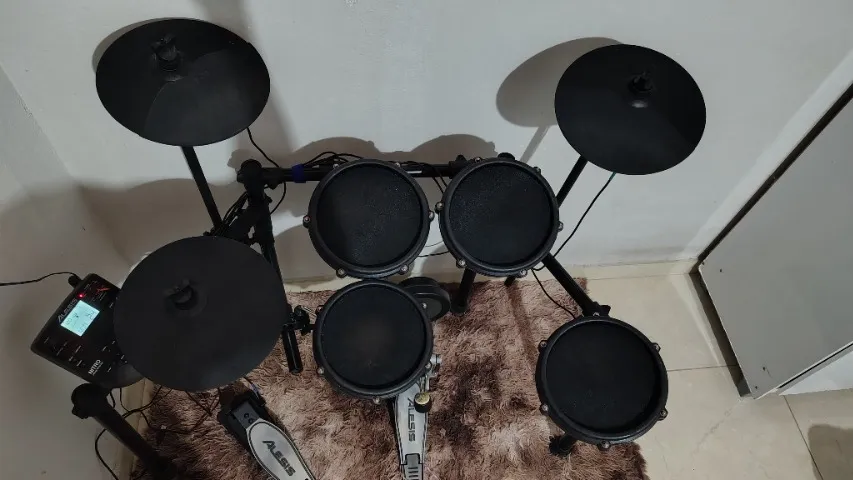 Bateria Alesis Nitro Mesh