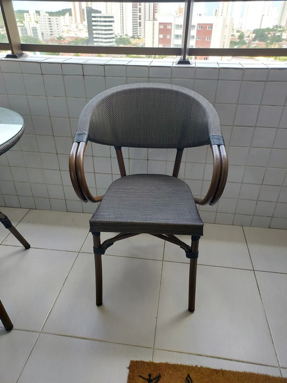 Cadeira Bistrô com braço