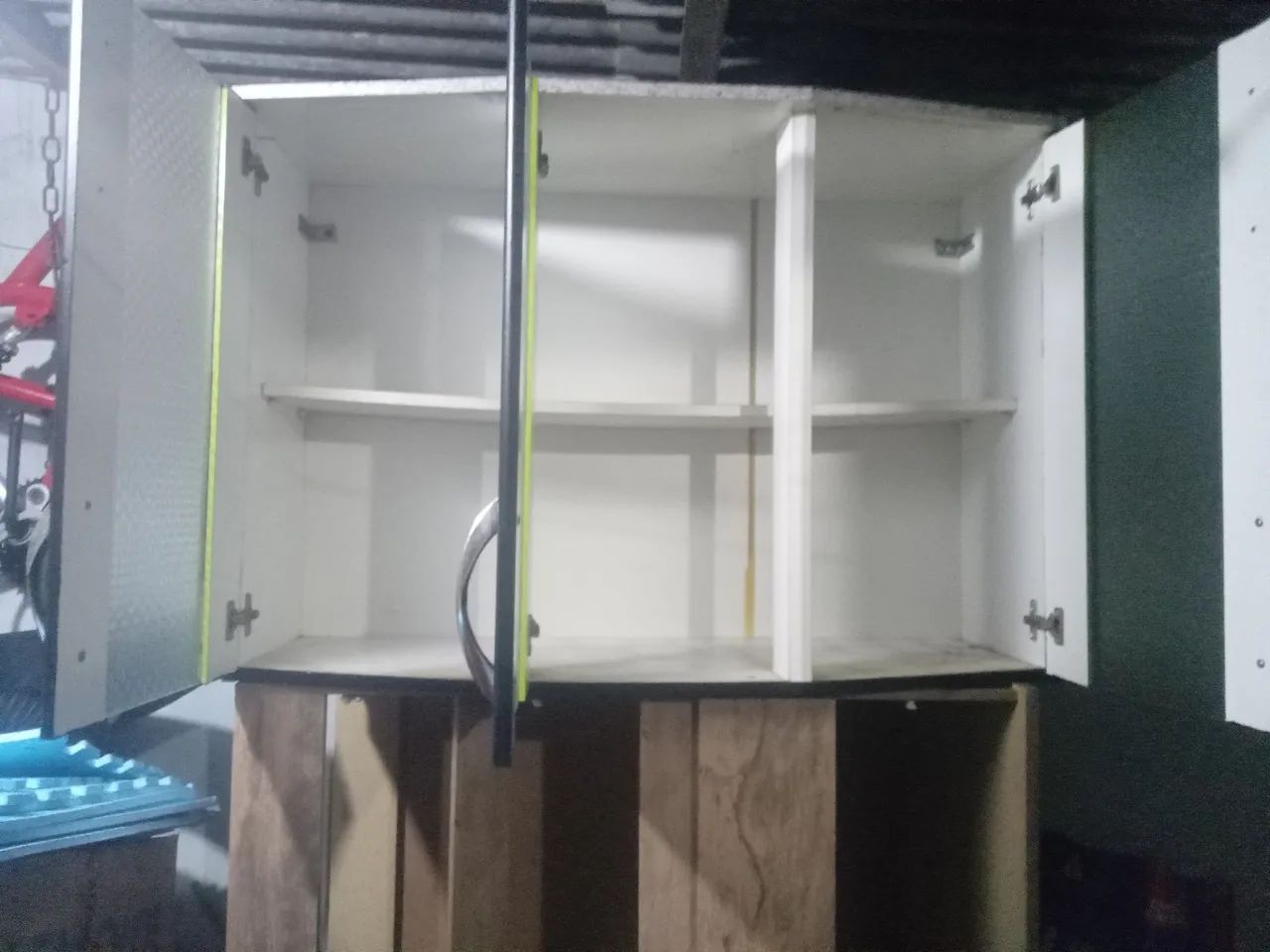 Armário de Cozinha com Portas de Vidro - Foto 2