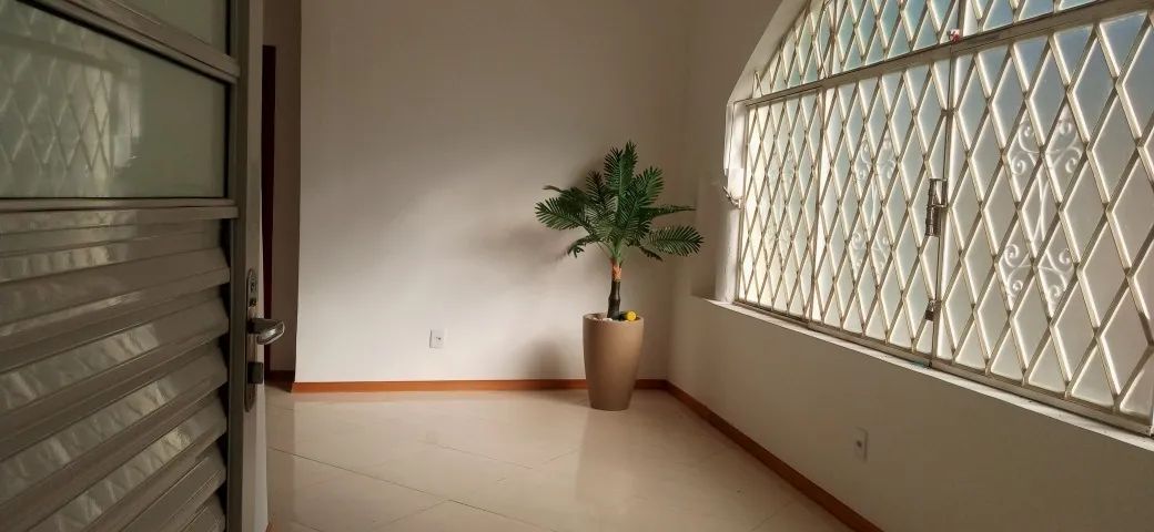 C300 - Casa reformada em excelente local, próximo do centro da cidade... - Foto 3