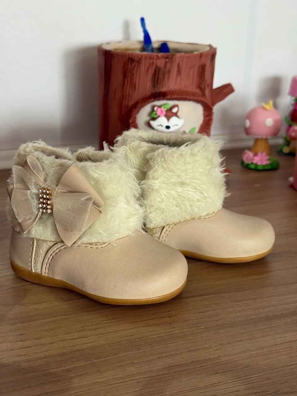 Botas de bebê - Tamanho P - Bege