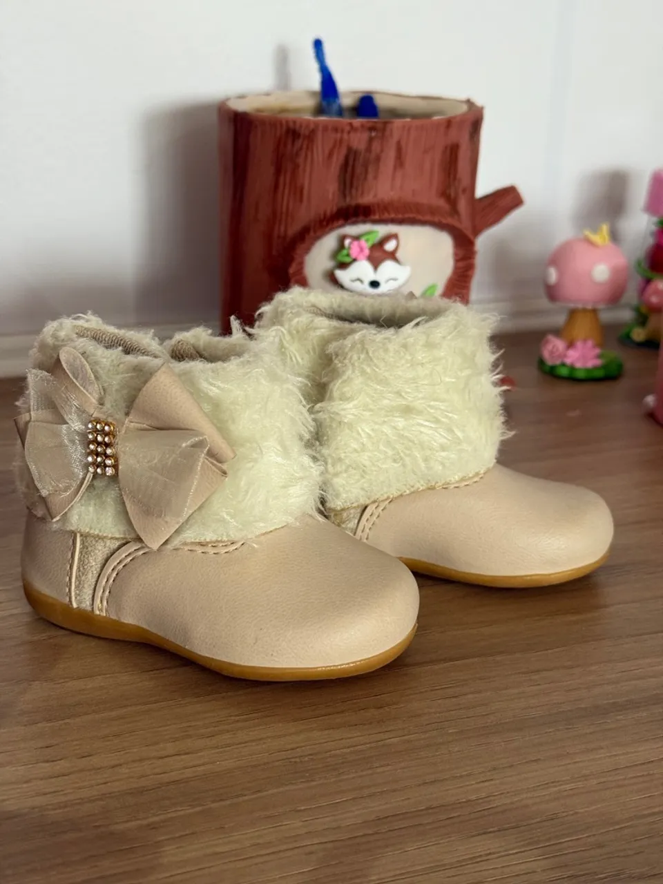 Botas de bebê - Tamanho P - Bege