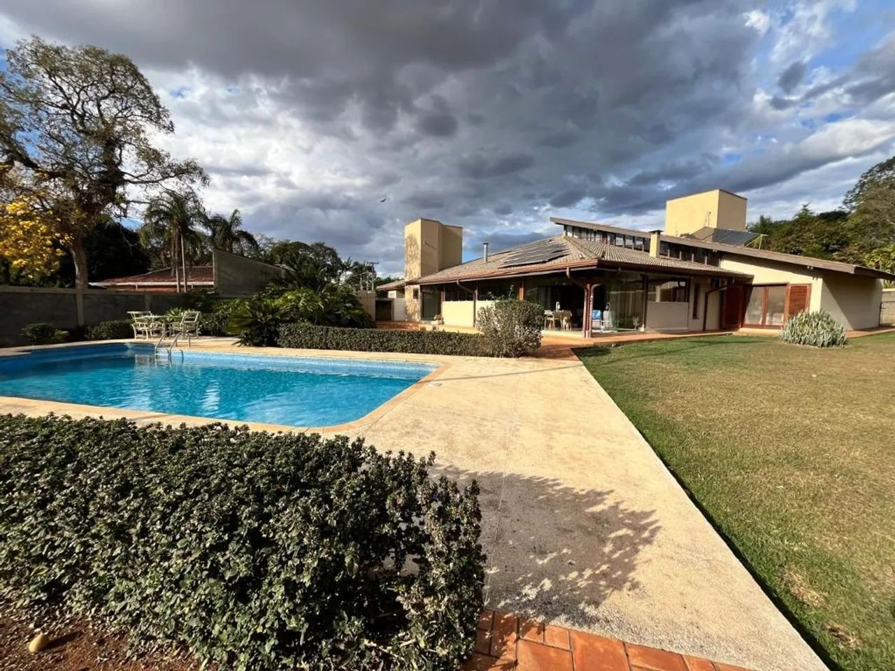 Barão Geraldo - Chácaras Belvedere (Guará) Excelente Chácara com 4 suítes, piscina, sauna 