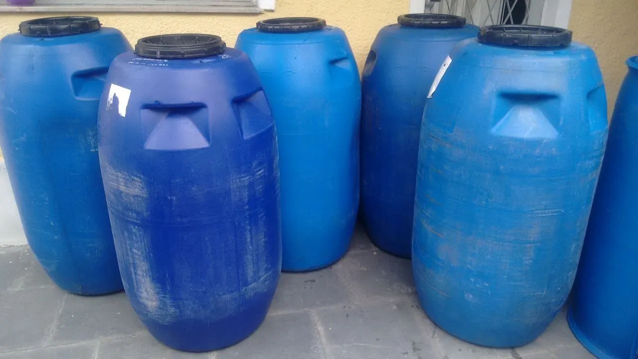 Bombona, Promoção de Bombonas, Galões, Tambores, Barris, Tonéis de 240 litros com tampa - Foto 4