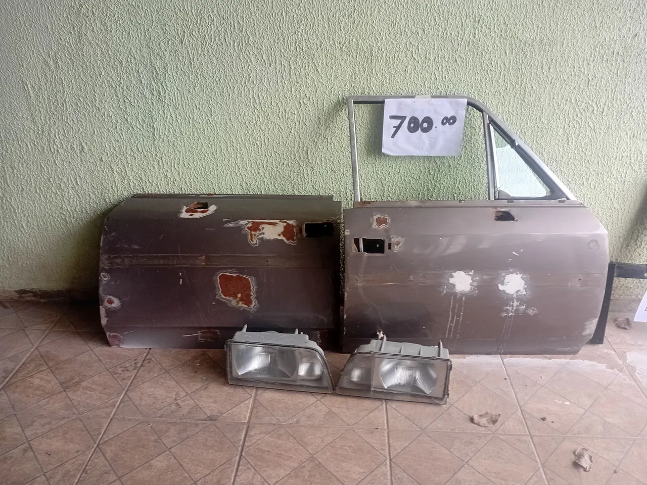 Portas e faróis (Peças Automotivas)