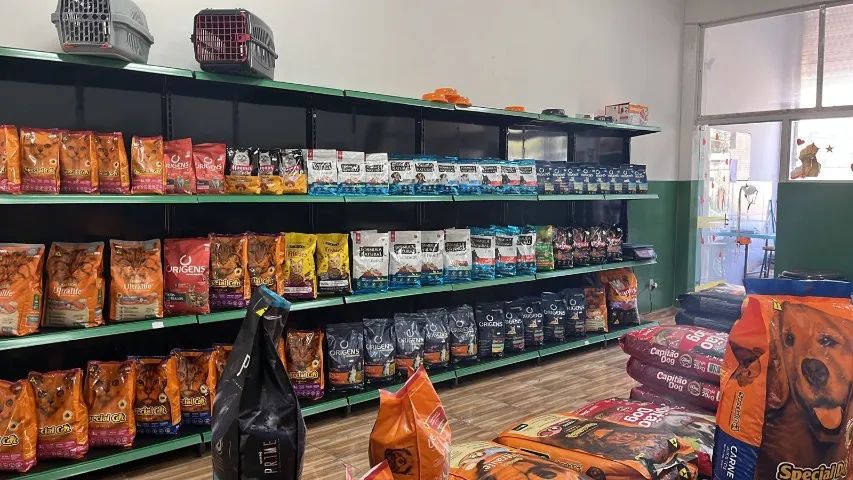 PRATELEIRAS SEMI NOVAS