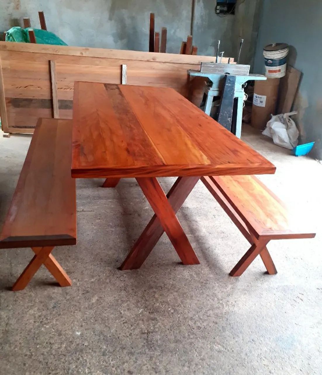 Mesa Pé X com 2 bancos 200×90 peroba rosa  - Foto 4