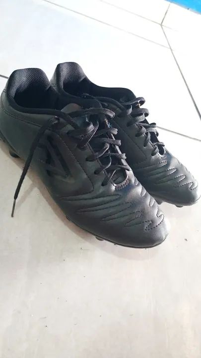 Chuteira Campo Umbro N° 39 - Foto 2