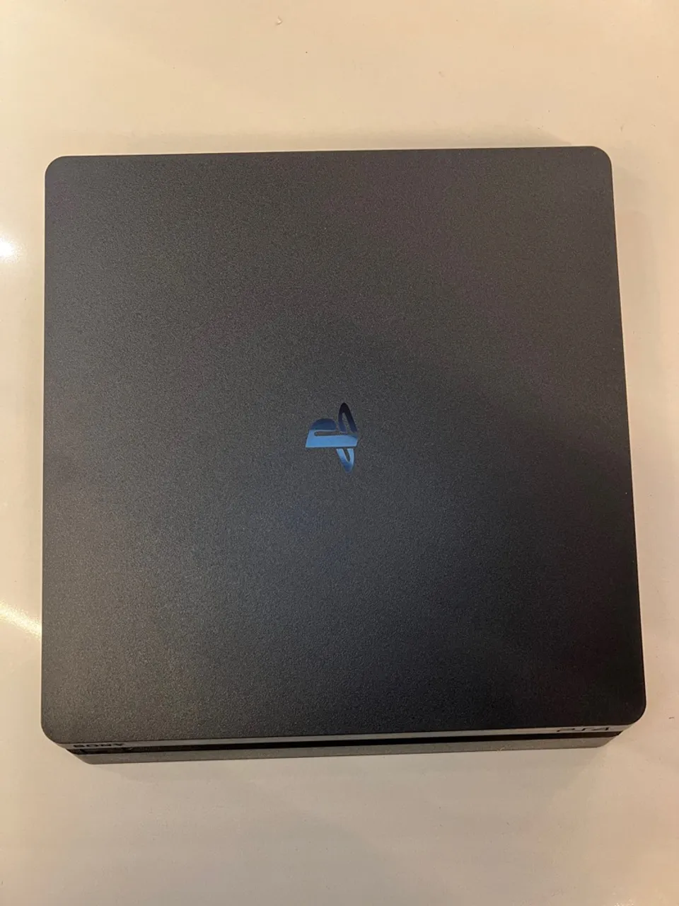 PlayStation 4 Slim - Pouquíssimo Uso