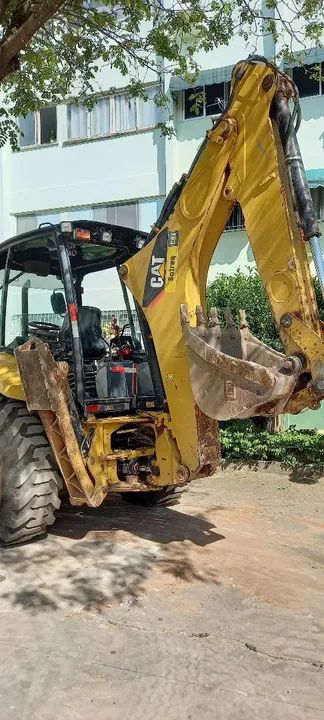 Retroescavadeira Caterpillar 416E - Foto 3