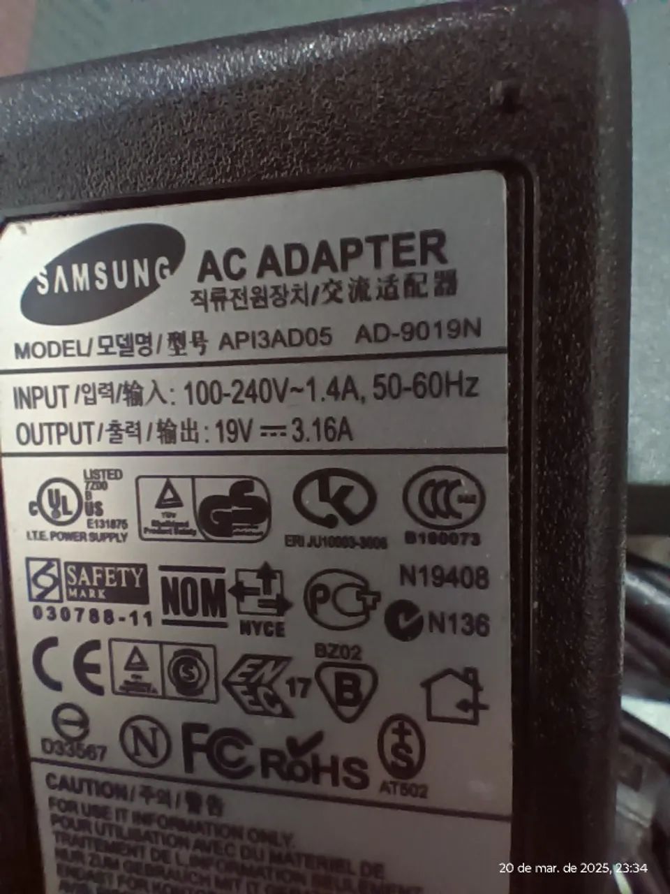 Fonte/Carregador Modelo AD-9019N para Notebook Samsung 