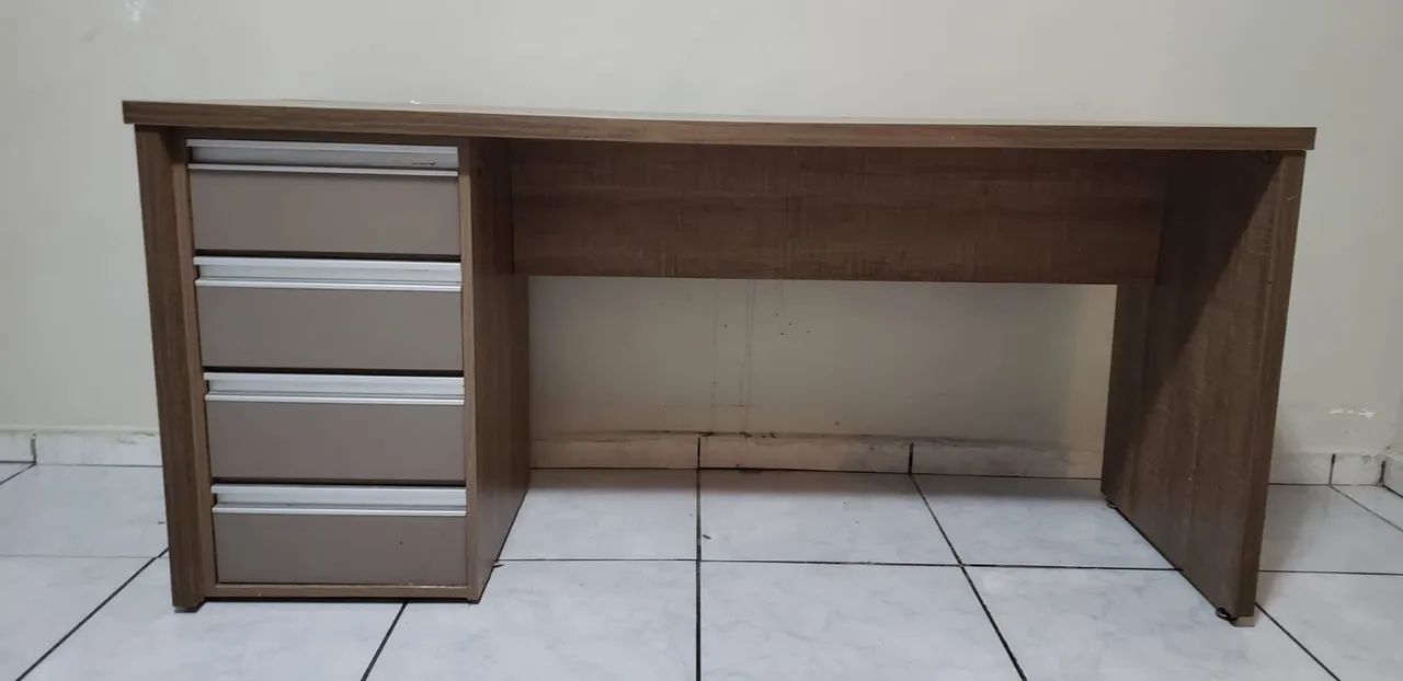 Vendo Escrivania de escritório em Mdf. 