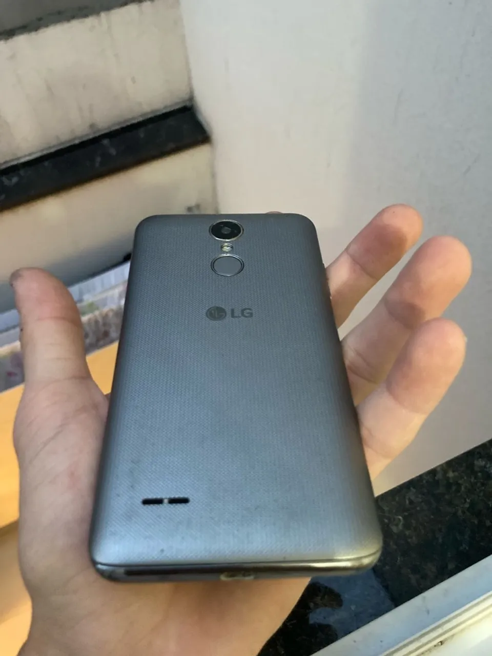 LG K4 NOVO Dual SIM 8 GB titânio 1 GB RAM - Aceitável (Recondicionado)