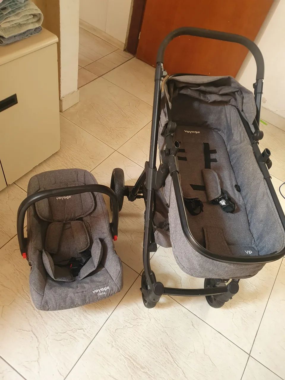 Carrinho e Bebê conforto Voyage