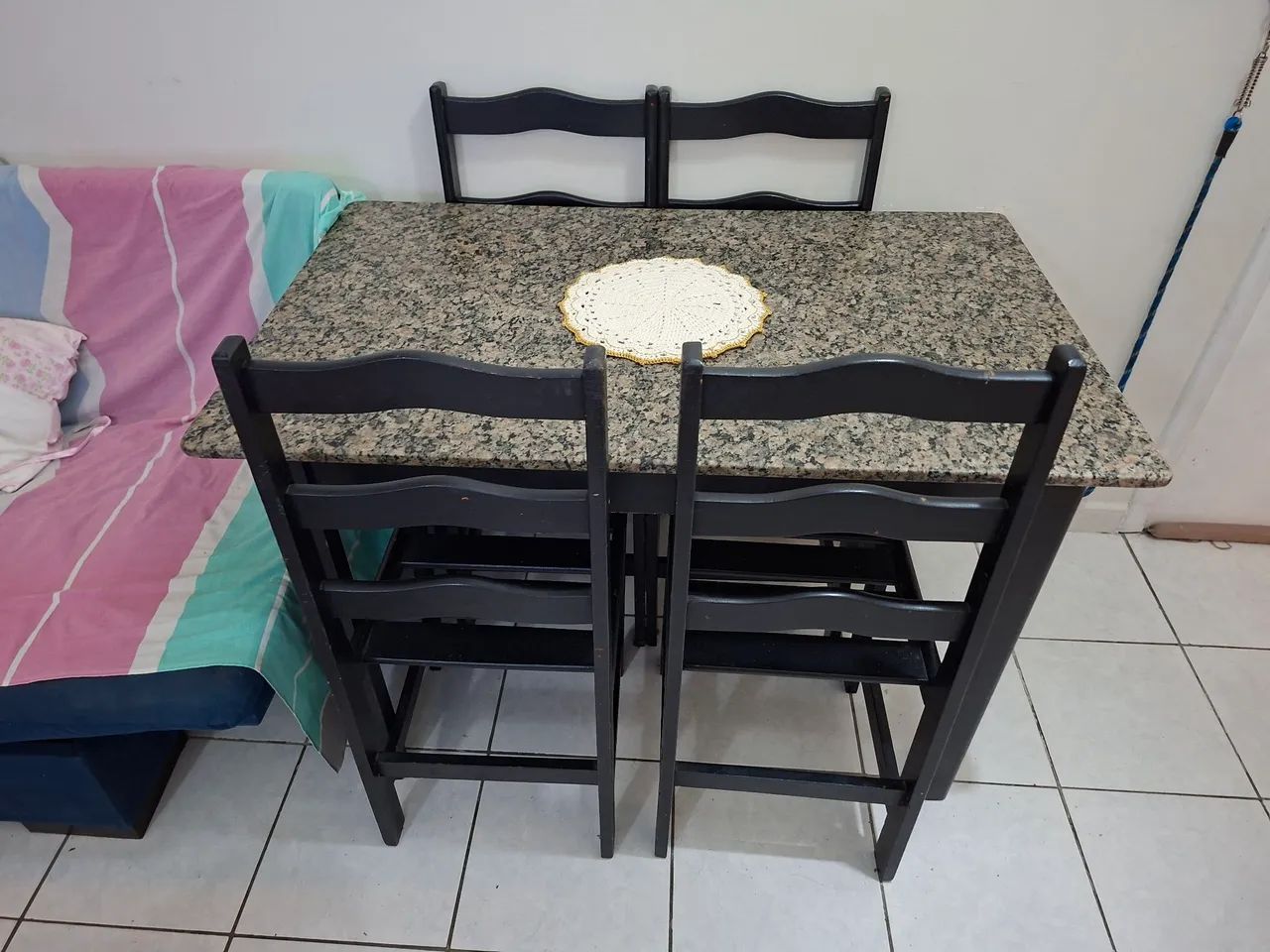 Mesa 4 cadeiras  - Foto 3